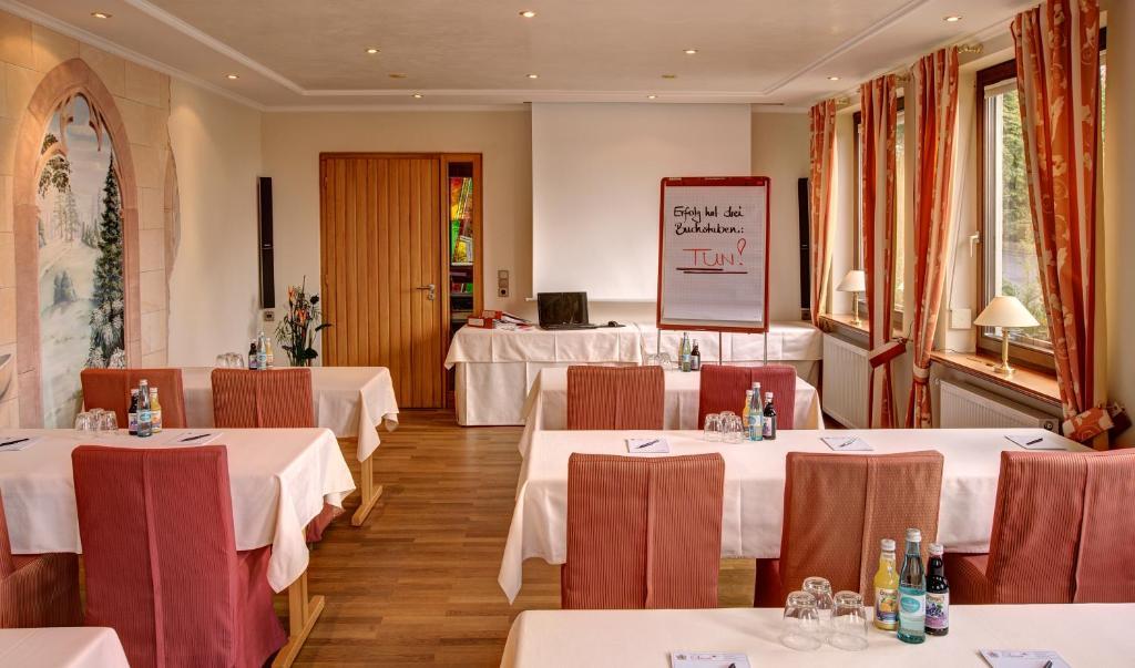 Hotel Schmitt Garni Monchberg  Exterior photo